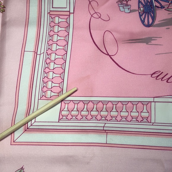 ✨Hermès “Quai Aux Fluers” silk scarf✨ - Picture 10 of 16